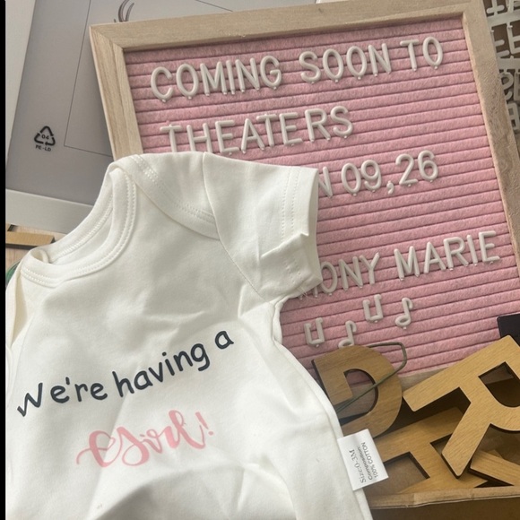 Baby Announcement Prop Set | Letter Board, Onesie, Frame, Bear & “GIRL” Letters - Picture 2 of 3